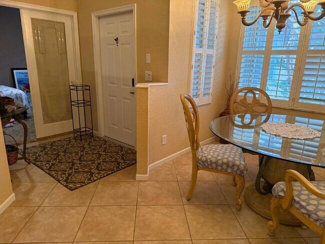 Foto del edificio - 328 W Coral Trace Cir