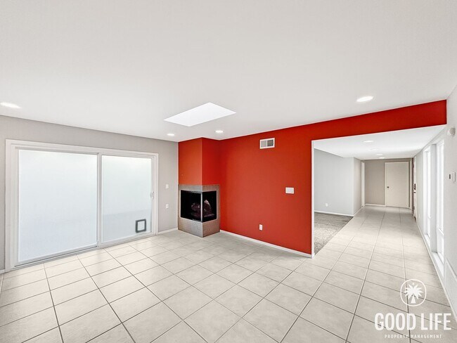 Foto del edificio - Beautiful 2BD/2BA House in Bonita W/ A/C, W/D, Backyard Patio, 2-Car Garage, & Community Pool/Spa!