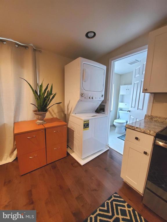 Foto del edificio - 600 S Washington St