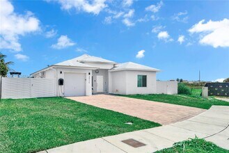 Building Photo - 30775 SW 158 Path