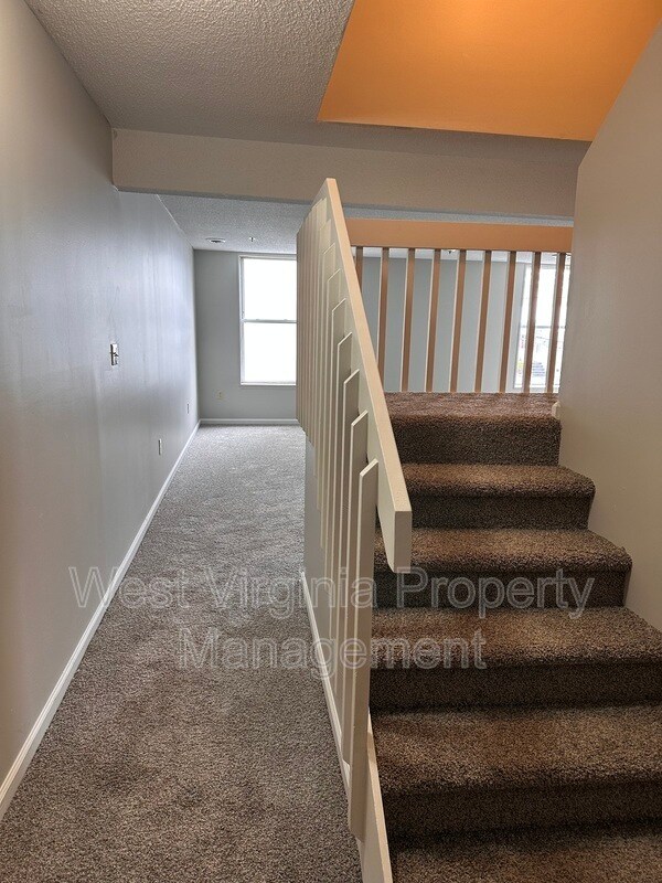 Foto del edificio - 104 N 8th St