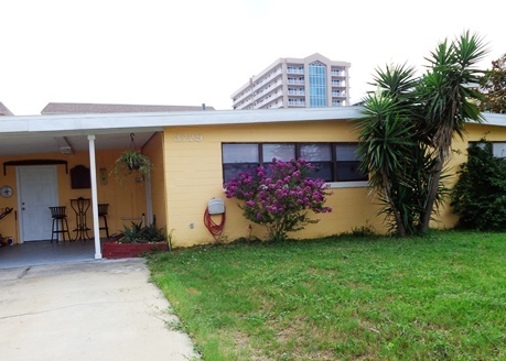 Primary Photo - 3 bedroom, 1 bath house close to the beach