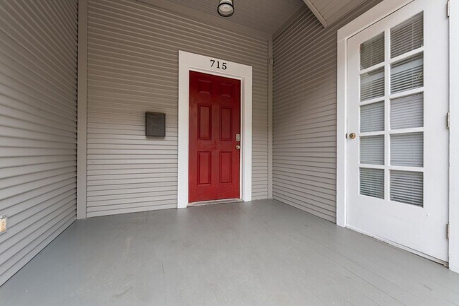 Foto del edificio - UT PRE-LEASE: One of a Kind 9 BR / 4 BA - ...