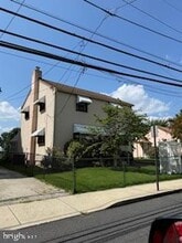 Building Photo - 862 Penn St