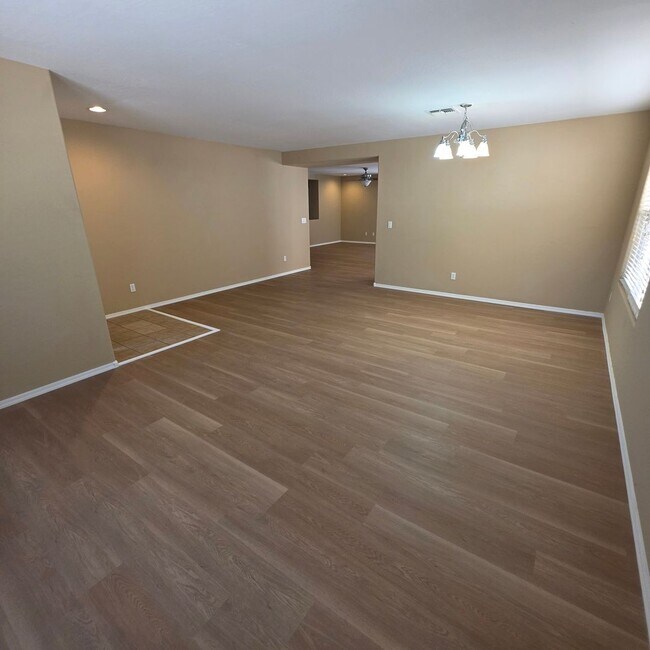 Foto del edificio - 18418 W Westfall Way