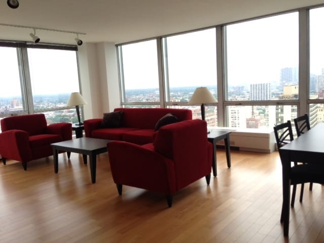 Foto del edificio - 340 W Diversey Pkwy