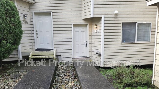 Foto del edificio - 1334 NE Jasmine Ln