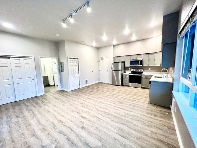 Building Photo - 2330 Yakima Ct