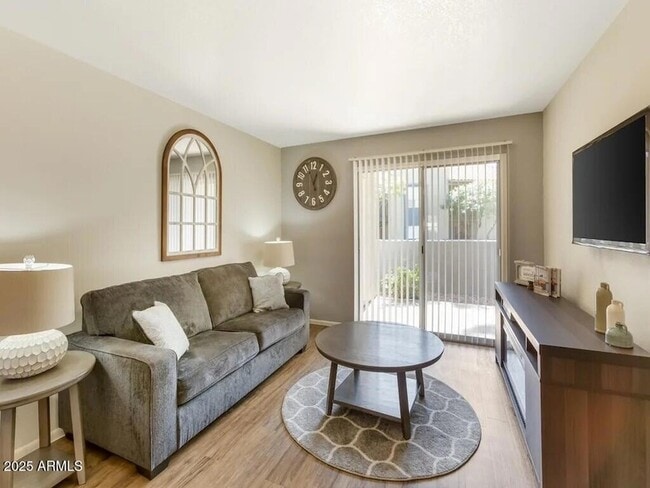 Building Photo - 164 N 74th St