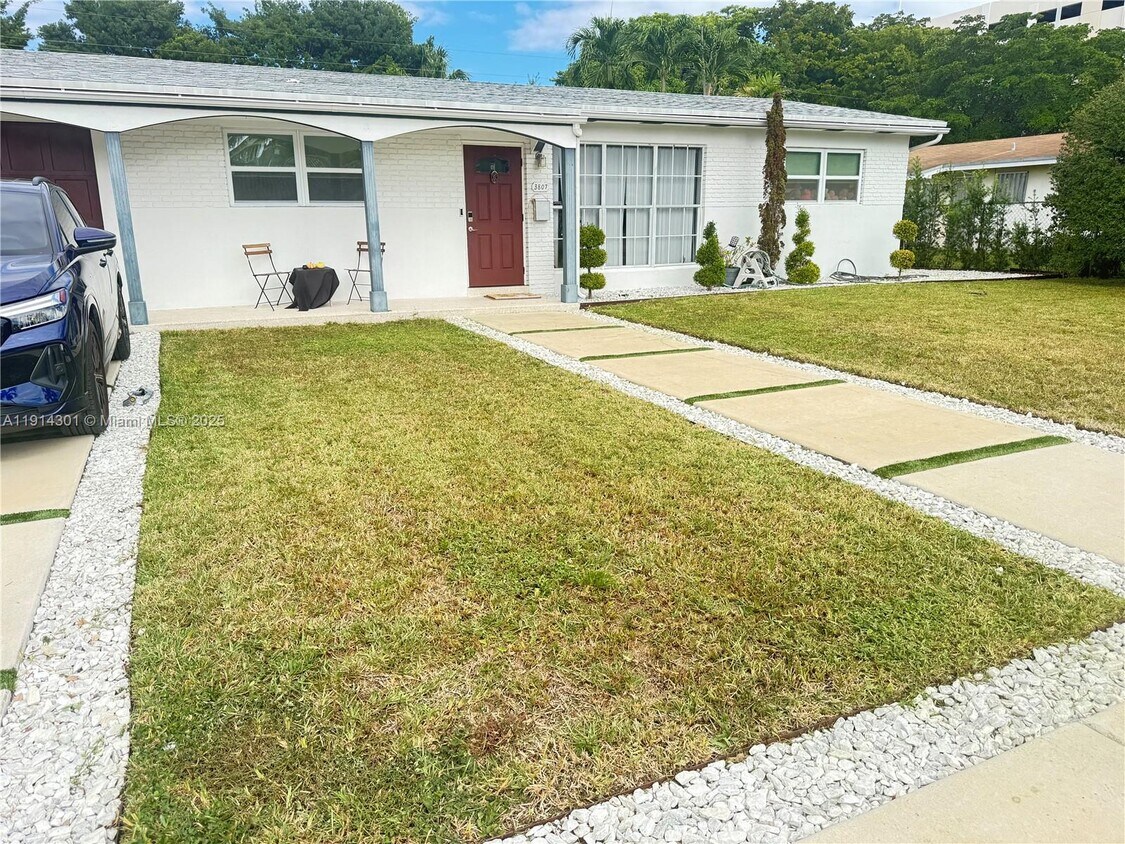 Foto principal - 3807 Hayes St