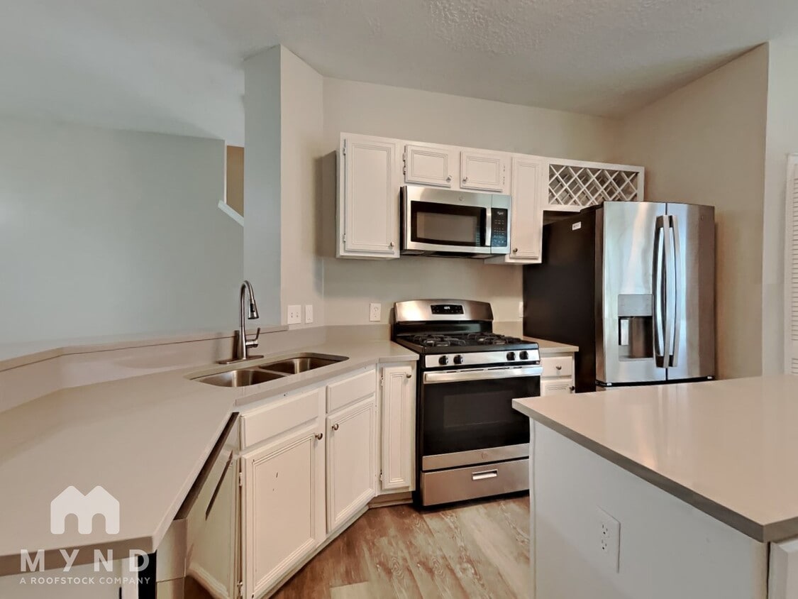 Foto principal - 4334 Egret Dr