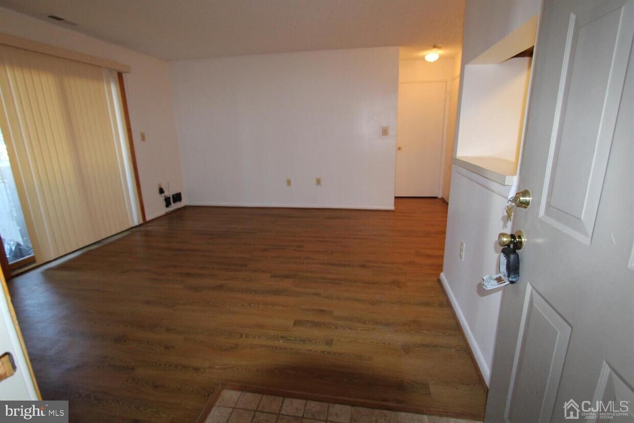 Foto principal - 5310 Ravens Crest Dr