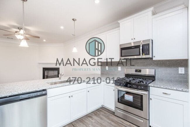 Building Photo - Fabulous 3 Bedroom Townhome in Buford City...