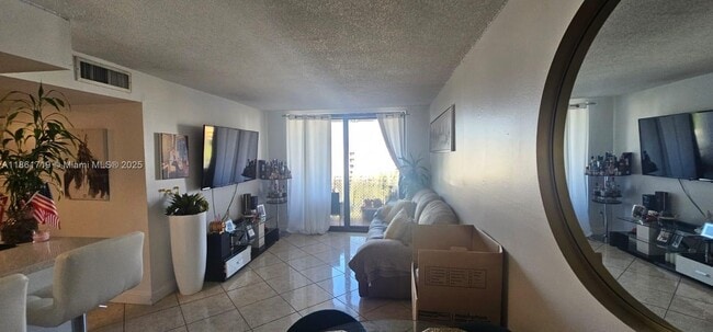 Foto del edificio - 8075 NW 7th St