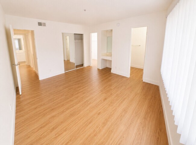 Foto del edificio - 4540 Natick Ave