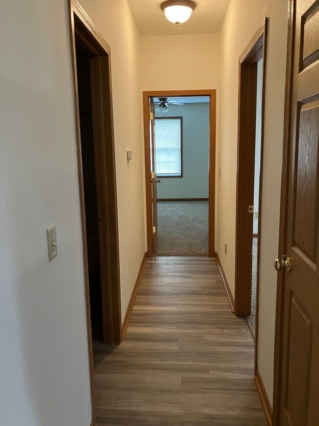 Building Photo - Modern & Spacious 2-Bedroom Ranch Condo – ...