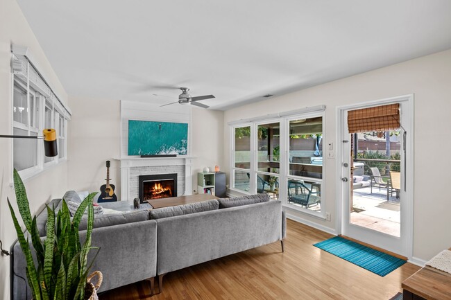 Building Photo - Beautiful 3-bedroom, 2-bathroom house in L...