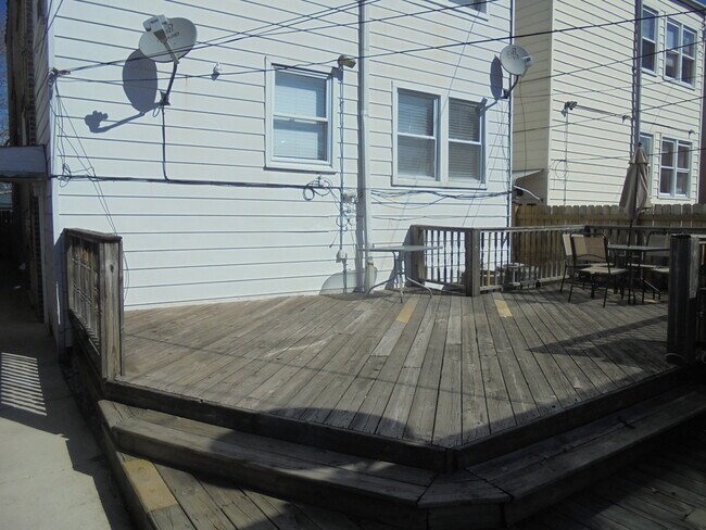 Building Photo - 5315 W Schubert Ave
