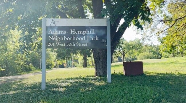 Foto del edificio - 3011 Whitis Ave