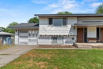 Building Photo - 1017 S Robie Rd