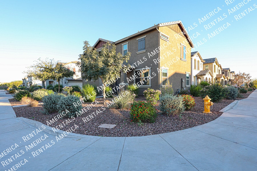 Foto principal - 4215 S 58th Ln