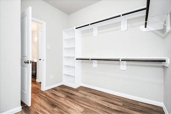 Foto del edificio - 24814 Puccini Pl