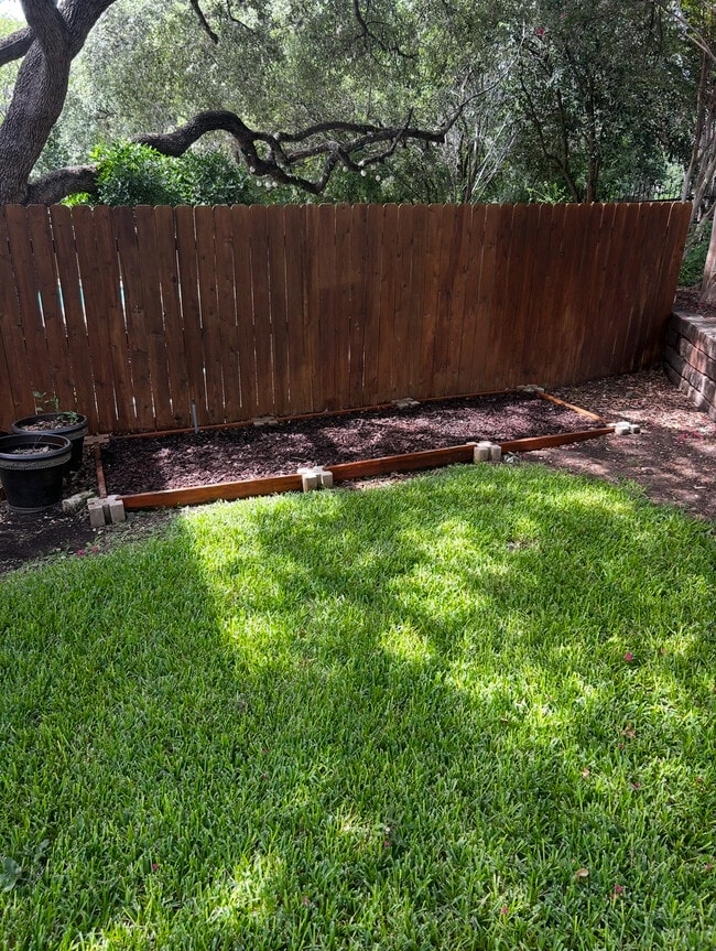 side yard - 15603 Rose Cres