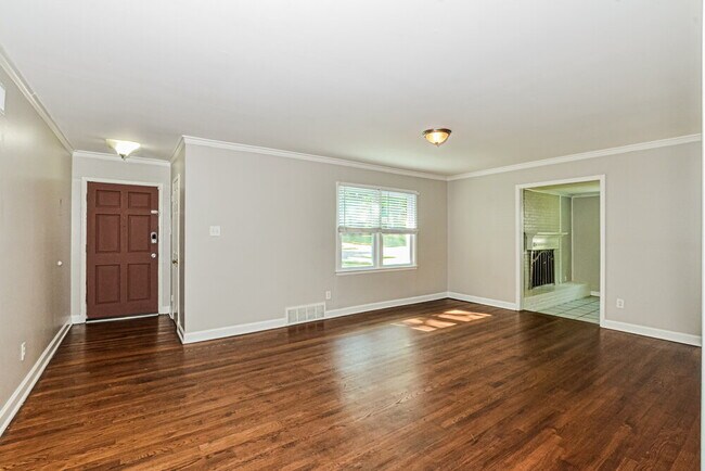 Foto del edificio - 1172 Oak Ridge Dr