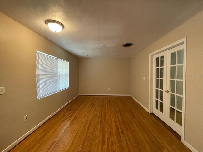 Foto del edificio - 1019 Bear Lake Rd