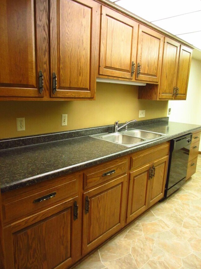 Foto del edificio - 5103 Woodland Rd