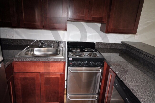 Building Photo - Beautiful lofted 1 bed in Old Town