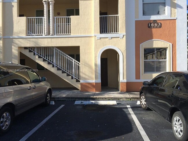 Foto del edificio - 1663 SE 29th St