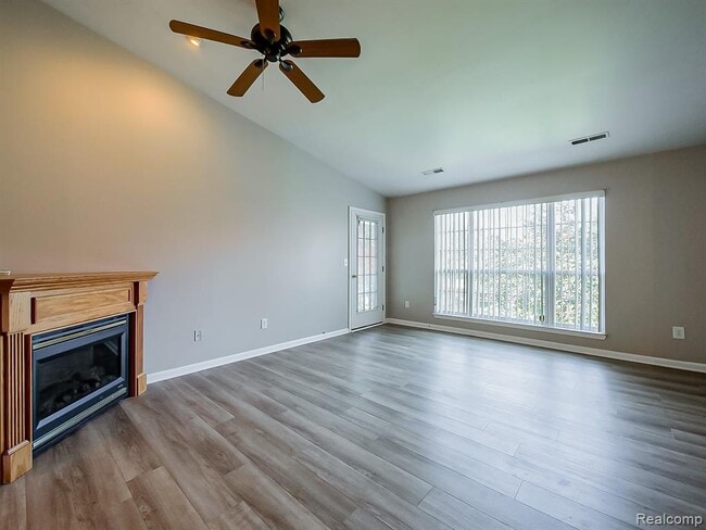 Building Photo - 8208 Chesapeake Cir