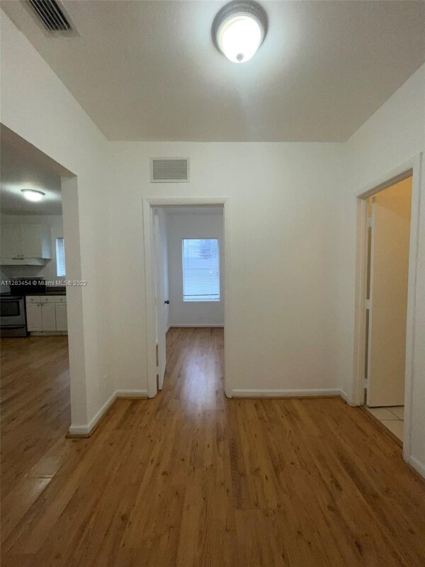 576 NE 63rd St Unit 8, Miami, FL 33138 Room for Rent in Miami, FL