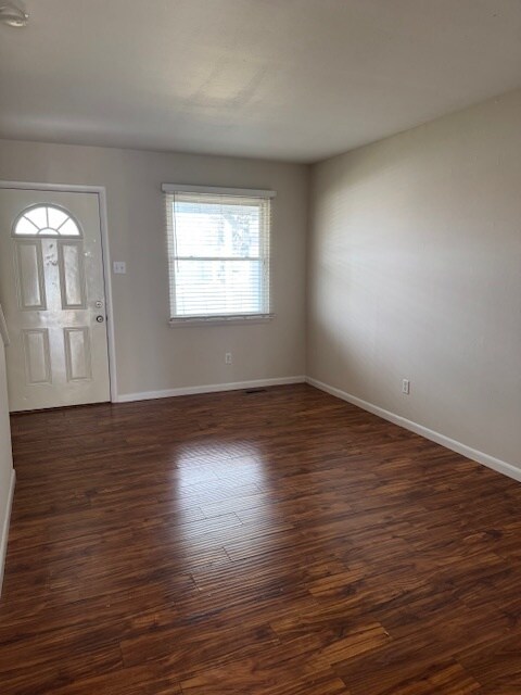 Foto del edificio - 622 Yale Blvd