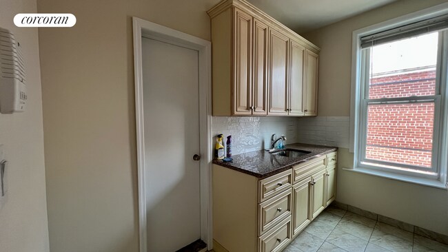 Foto del edificio - 1429 Ovington Ave