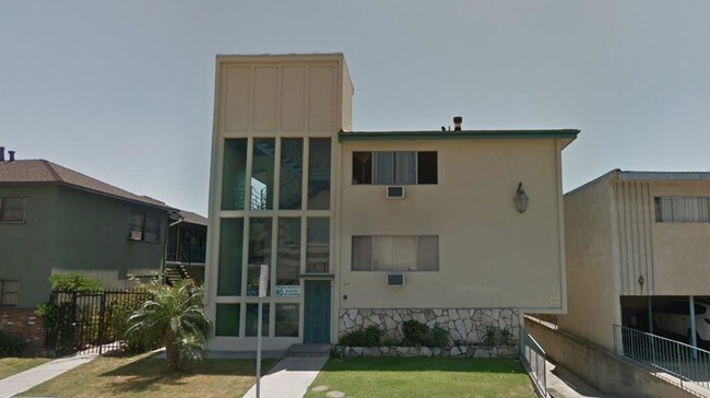 Foto del edificio - 214 E Chevy Chase Dr