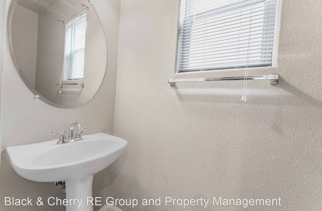 Foto del edificio - 3 br, 2.5 bath House - 10465 Dapple Gray Rd