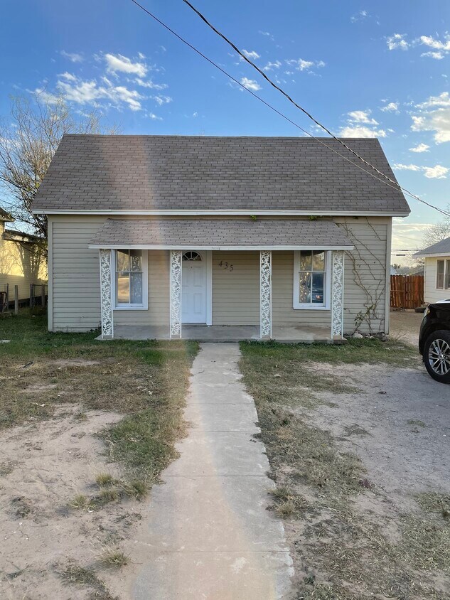 Primary Photo - 435 Preusser St
