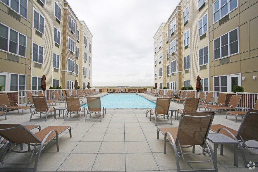 The Monarch Rentals East Rutherford, NJ