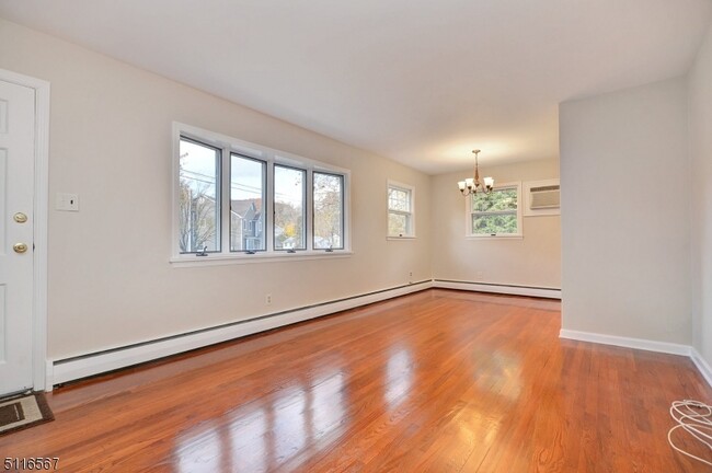 Building Photo - 59 Seton Hall Dr