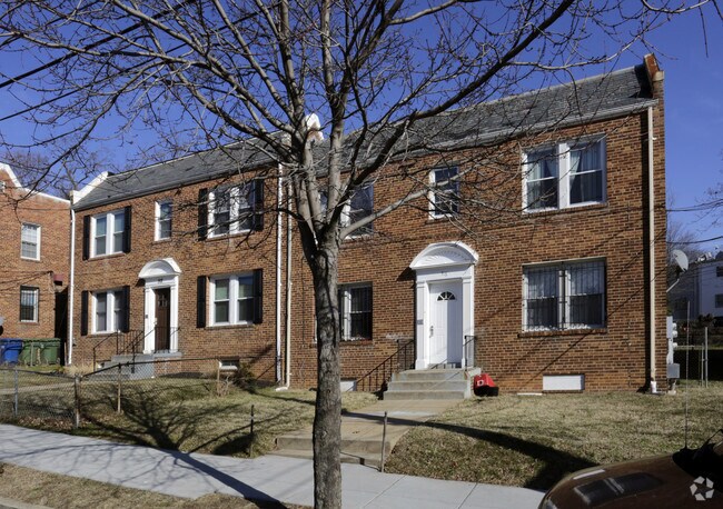 Foto del edificio - 316-320 34th St SE