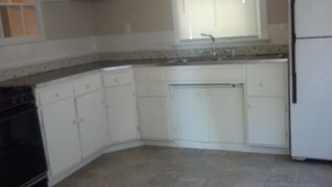 Foto del edificio - 11318 E Park St