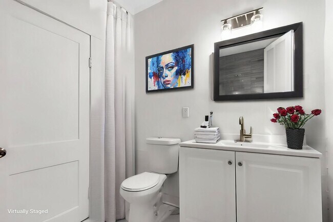 Building Photo - 2105 Walnut St