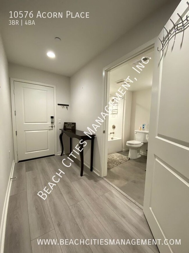 Building Photo - 10576 Acorn Pl