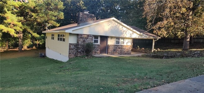 Building Photo - 1350 N Kings Dr