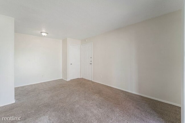 Building Photo - 6001 Oakland Hills Dr