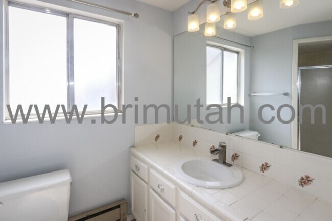 Building Photo - 3558 S 2000 E