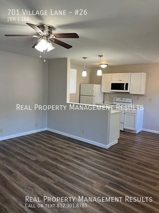 Building Photo - 701 Village Ln