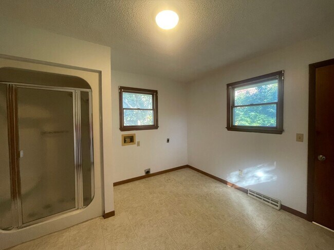 Foto del edificio - Great Eastside Location! 3 bedrooms 2 bath...